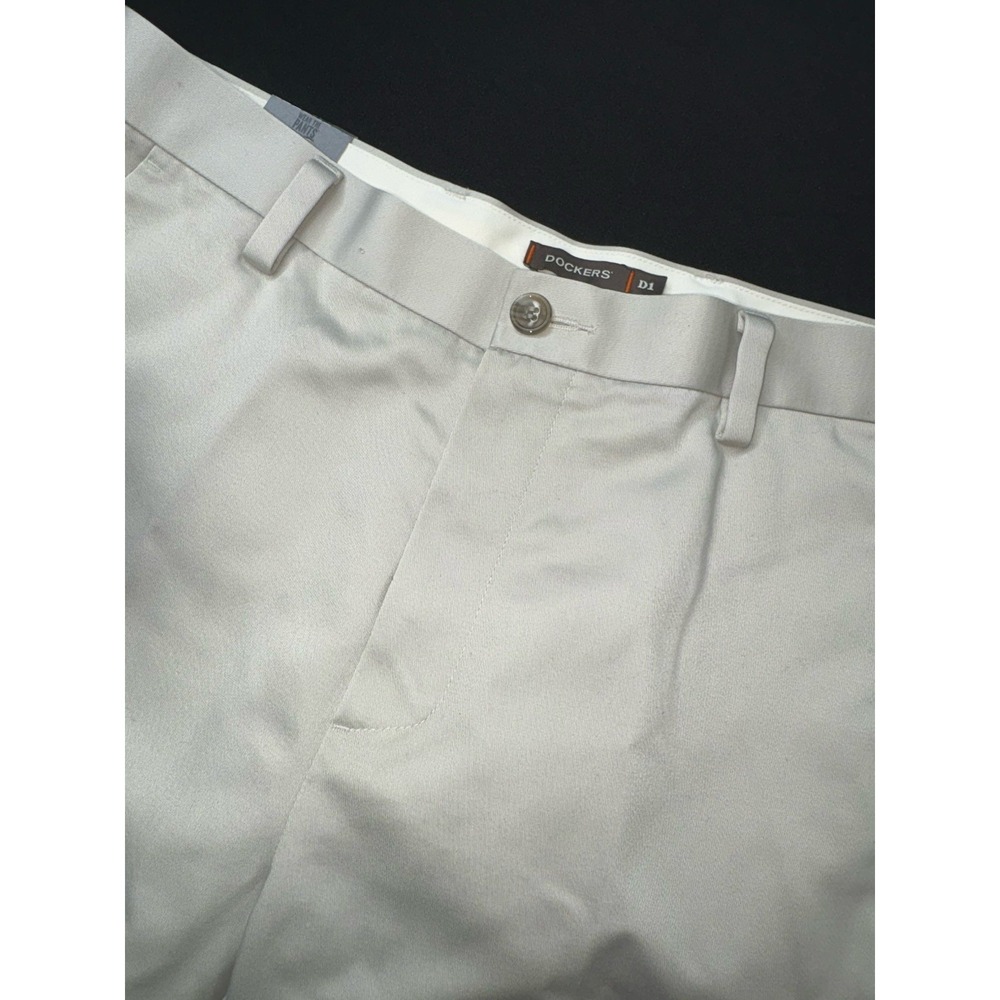 NWT Dockers Mens D1 Slim Fit Flat Front Tan Khaki Pants Size 33x32 - Picture 5 of 14